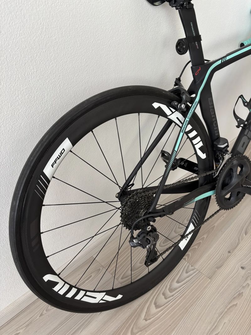 Bianchi Oltre XR3 Ultegra Di2 2018 - vel. 47