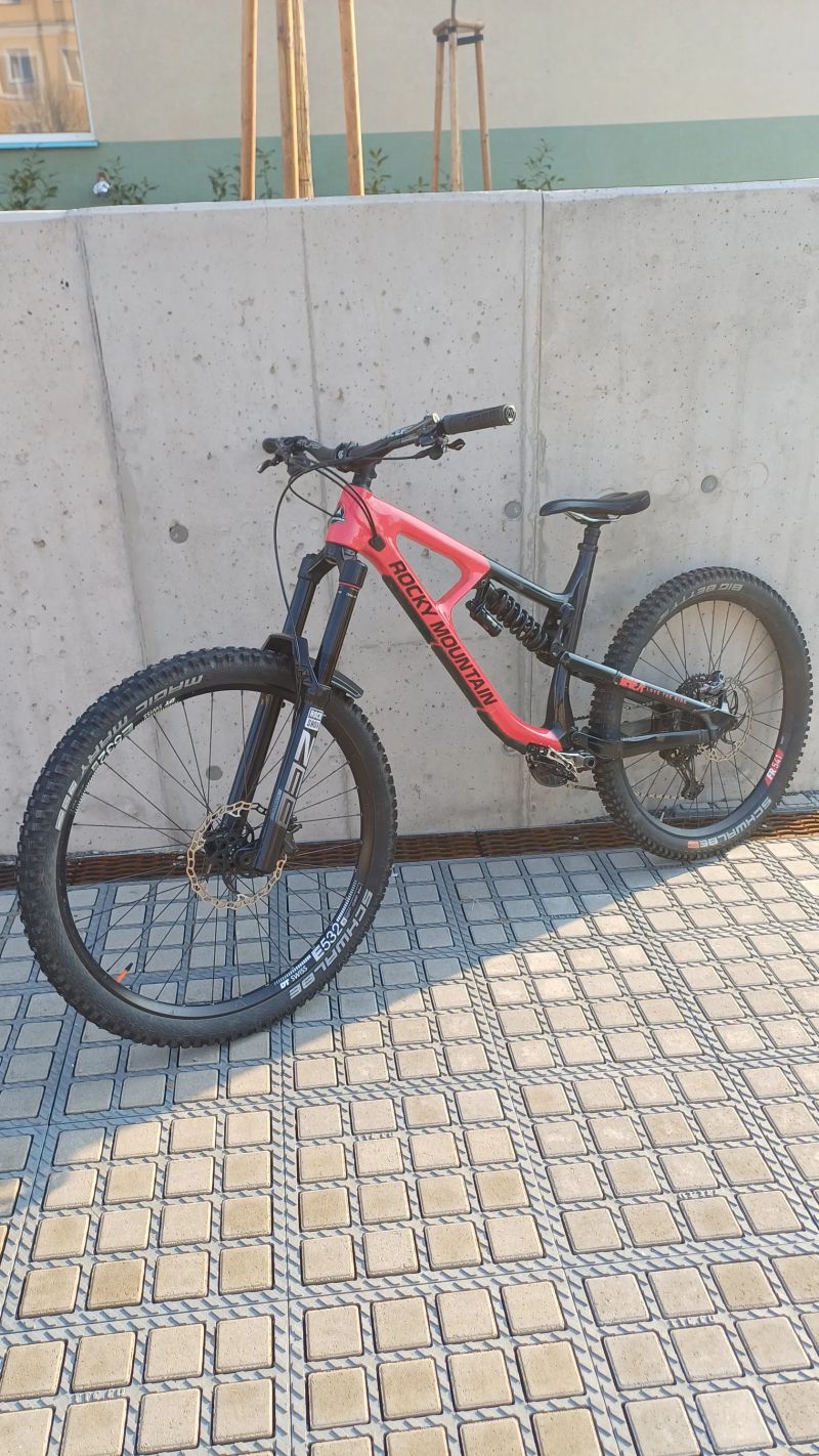 Rocky Mountain-Slayer. mullet.29/27,5 .zdvihy 180/180mm vel.:L