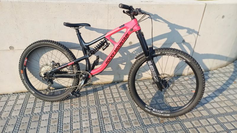 Rocky Mountain-Slayer. mullet.29/27,5 .zdvihy 180/180mm vel.:L