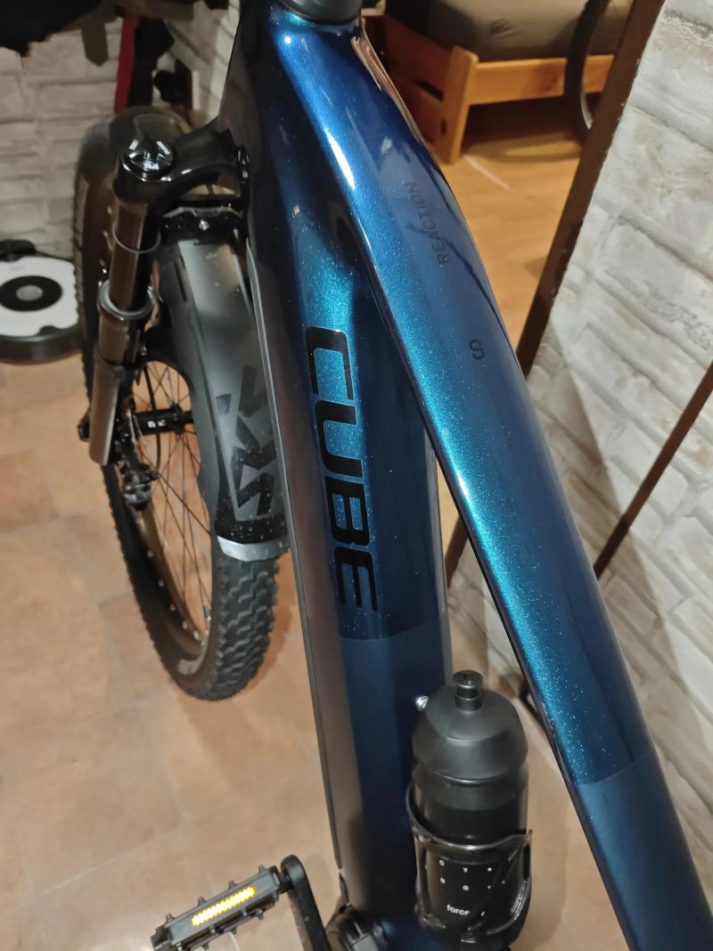 Cube Cube Reaction Hybrid SLX 800