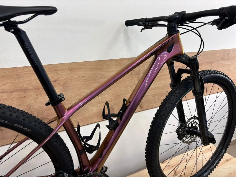 Scott Scale contessa