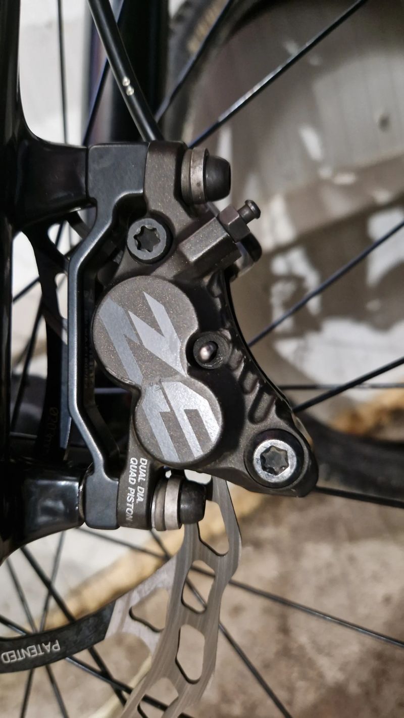 brzdy Shimano Zee M640 + nové destičky Galfer