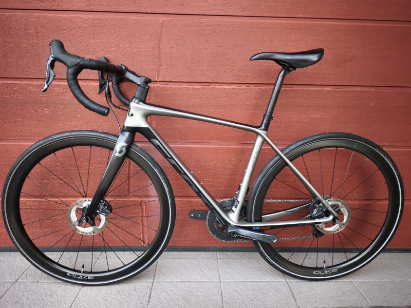 Scott addict XS 49, di2, karbonová kola Hunt