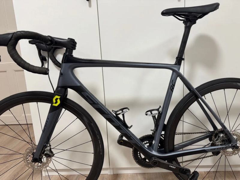 Scott Addict RC Premium, vel. L