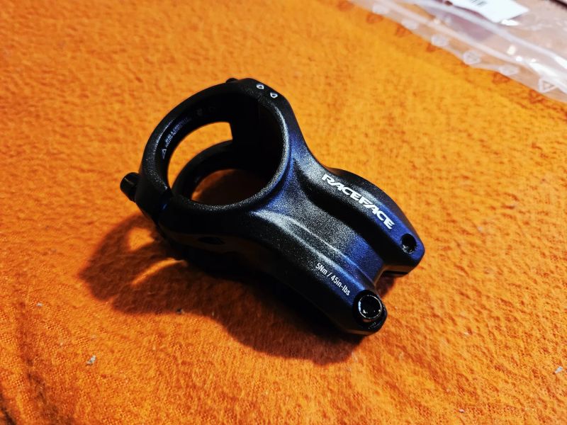 Novinka Predstavec Race Face Affect R35 40mm