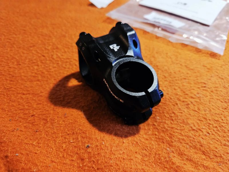 Novinka Predstavec Race Face Affect R35 40mm