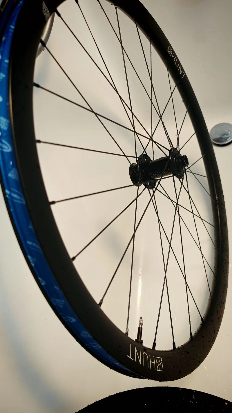 HUNT 35 Carbon Gravel Disc X-Wide