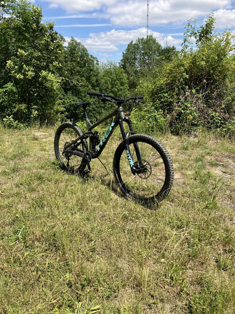 Trek Remedy 8