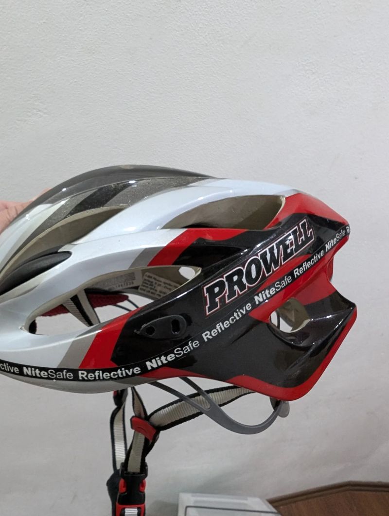 Prodám dvě helmy Prowler