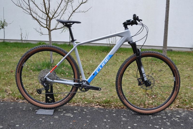 Cube Reaction C:62 Pro Carbon (XL) Top Stav