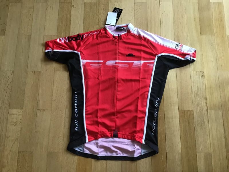 Dres Giessegi Shade červený 