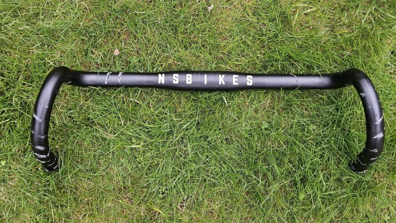 Trekingové kolo Felt