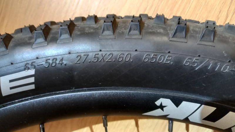 SPANK SPIKE RACE 33 27,5+