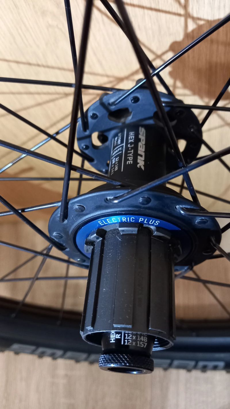 SPANK SPIKE RACE 33 27,5+