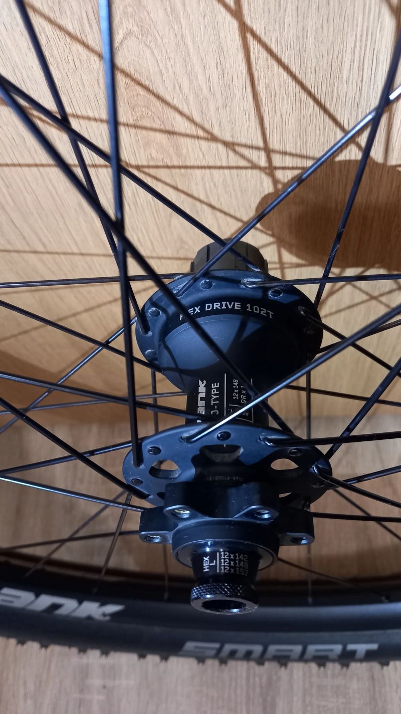 SPANK SPIKE RACE 33 27,5+