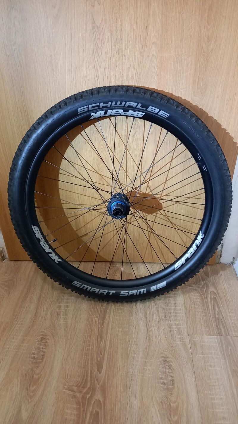 SPANK SPIKE RACE 33 27,5+