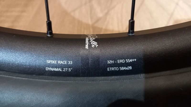 SPANK SPIKE RACE 33 27,5+