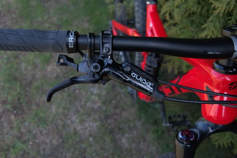 Ghost SLAMR X 7.9 LC – karbon, TOP stav, servisované