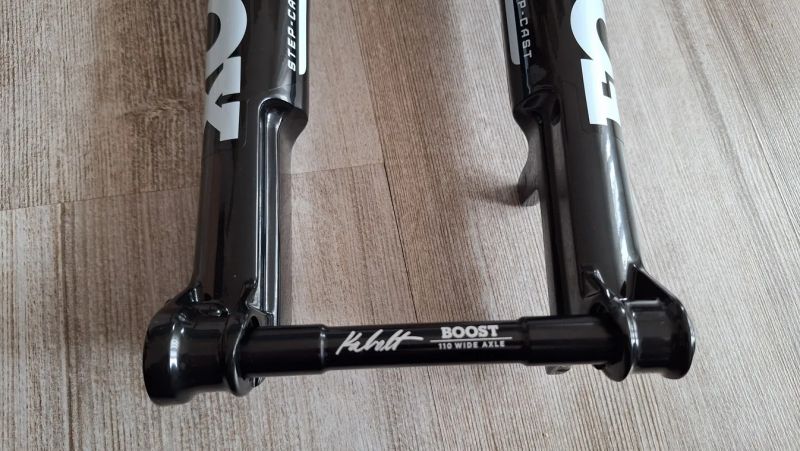 Odpružná vidlice Fox 34