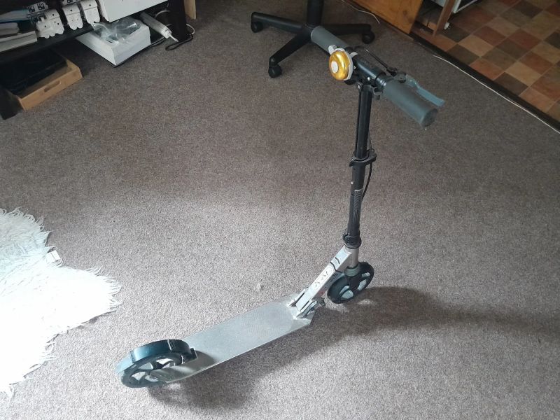 OXELO MID 9 skoro nepoužita kolobežka