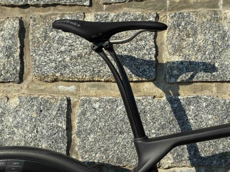 Prodám špičkový zánovní Canyon Endurace CFR Sram Red AXS / sleva 60.000 Kč / najeto pouhých 500 km