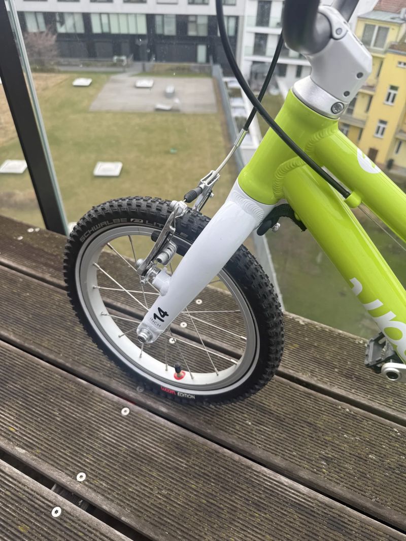 Woom 14 Limetka s vodící tyčí