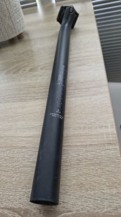 Karbonová sedlovka 400mm, 30.9 