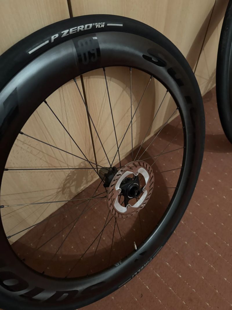 Zapletená kola Reynolds AR 60