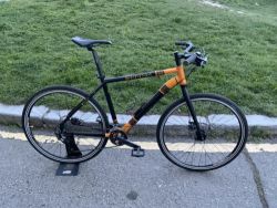 Trek / mesto z novych dilu na ramu Agang Ritual, Schwalbe Marathon, DT Swiss, Shimano 2x10, kotouce