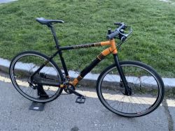 Trek / mesto z novych dilu na ramu Agang Ritual, Schwalbe Marathon, DT Swiss, Shimano 2x10, kotouce