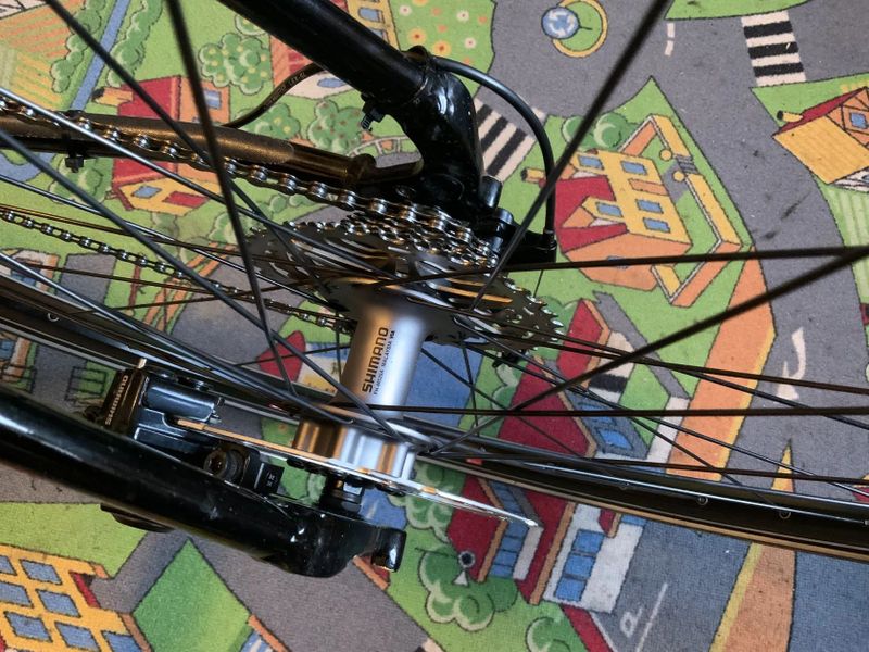 Trek / mesto z novych dilu na ramu Agang Ritual, Schwalbe Marathon, DT Swiss, Shimano 2x10, kotouce