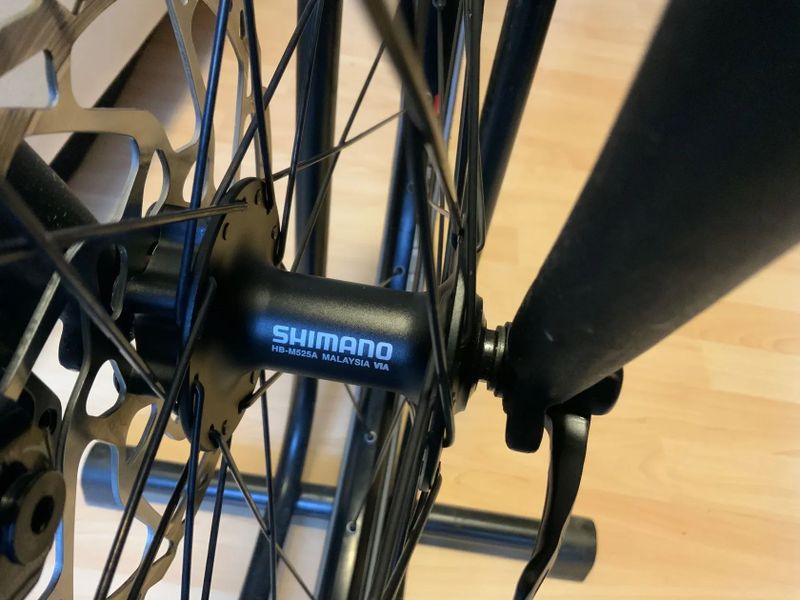 Trek / mesto z novych dilu na ramu Agang Ritual, Schwalbe Marathon, DT Swiss, Shimano 2x10, kotouce