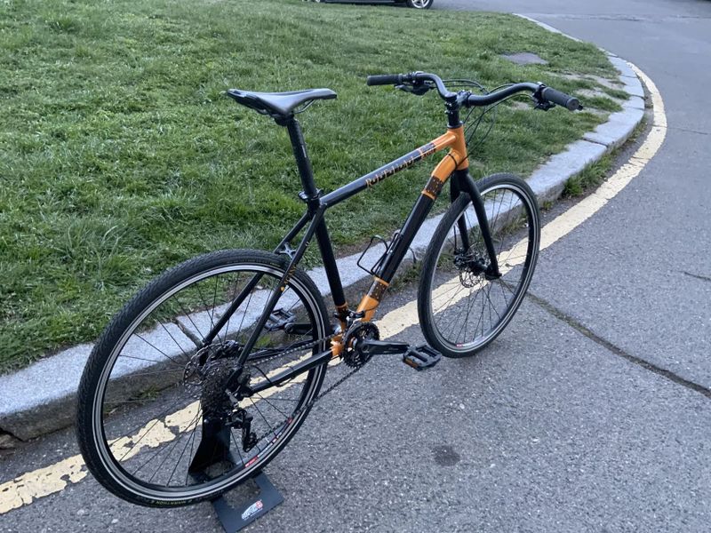 Trek / mesto z novych dilu na ramu Agang Ritual, Schwalbe Marathon, DT Swiss, Shimano 2x10, kotouce