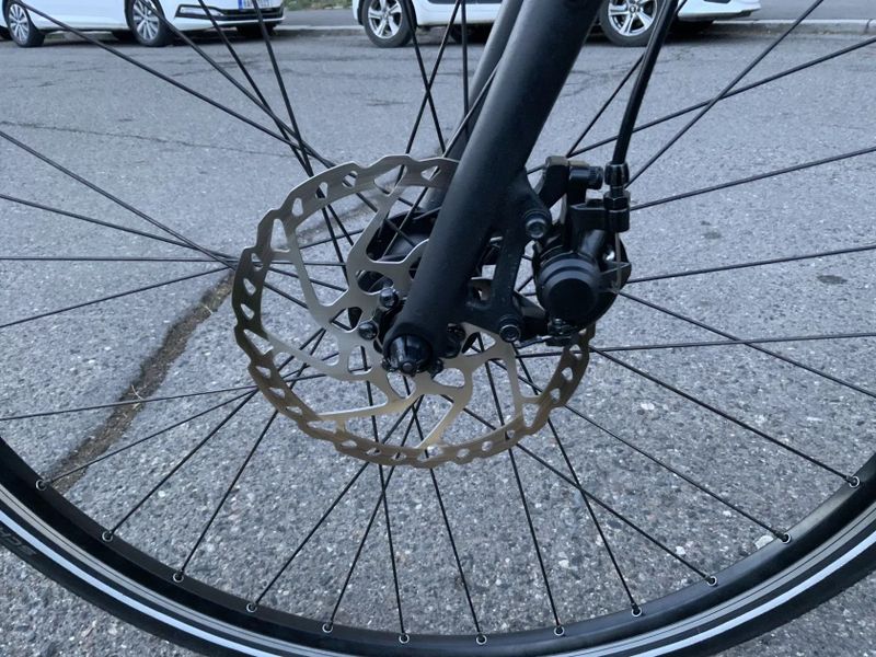 Trek / mesto z novych dilu na ramu Agang Ritual, Schwalbe Marathon, DT Swiss, Shimano 2x10, kotouce