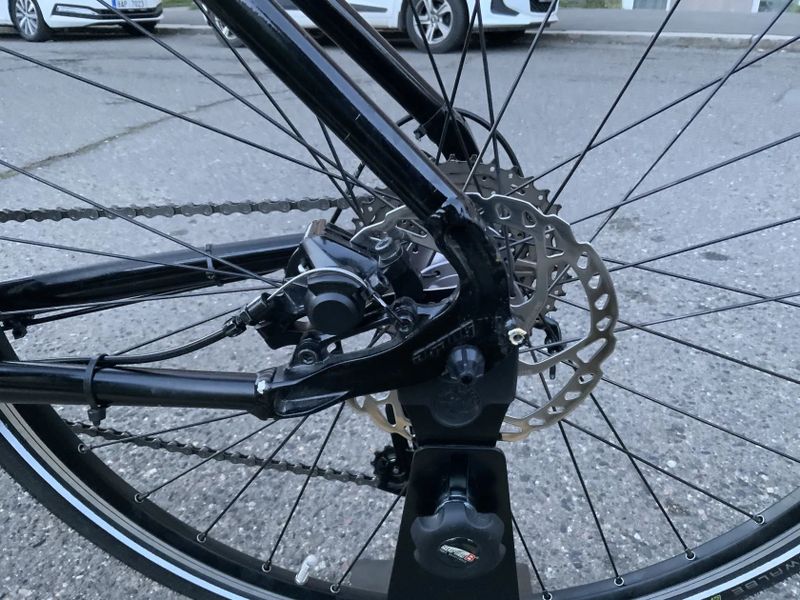 Trek / mesto z novych dilu na ramu Agang Ritual, Schwalbe Marathon, DT Swiss, Shimano 2x10, kotouce