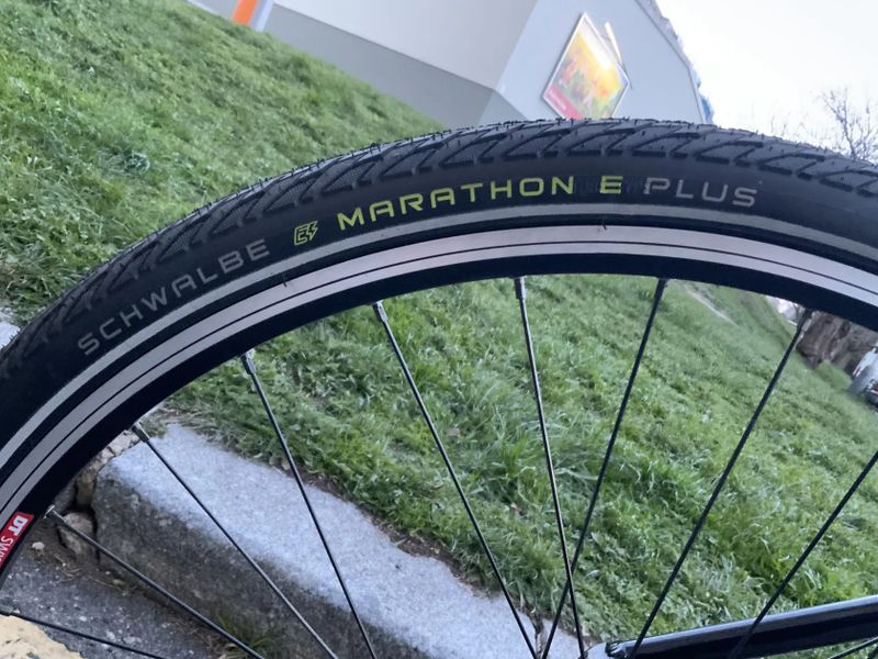 Trek / mesto z novych dilu na ramu Agang Ritual, Schwalbe Marathon, DT Swiss, Shimano 2x10, kotouce
