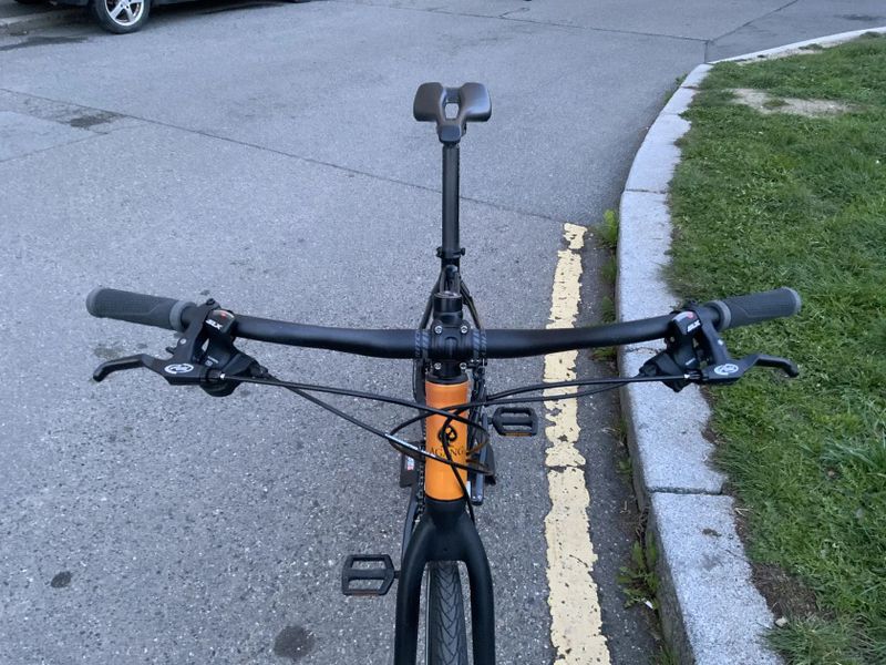 Trek / mesto z novych dilu na ramu Agang Ritual, Schwalbe Marathon, DT Swiss, Shimano 2x10, kotouce