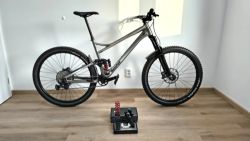 Banshee Bikes Prime V3, málo jeté