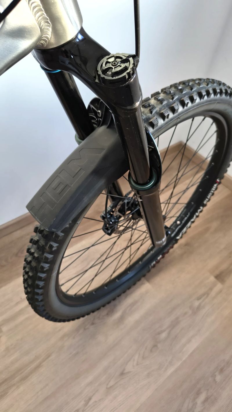 Banshee Bikes Prime V3, málo jeté
