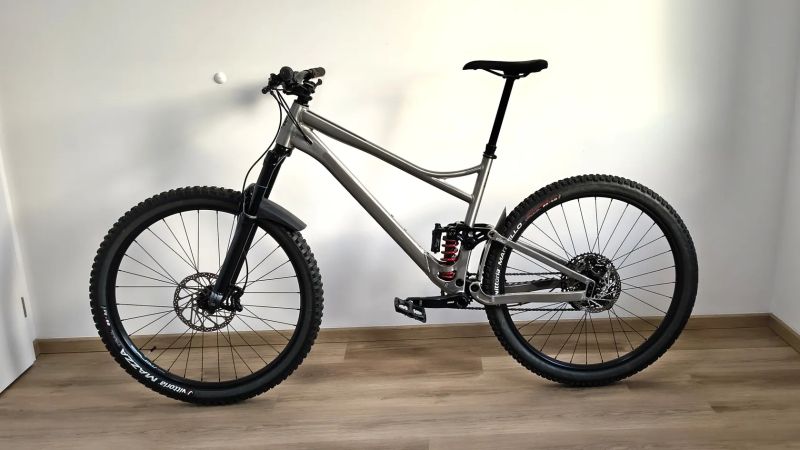 Rám Banshee Bikes Prime V3 XL, pružina i vzduchový tlumič., málo jetý