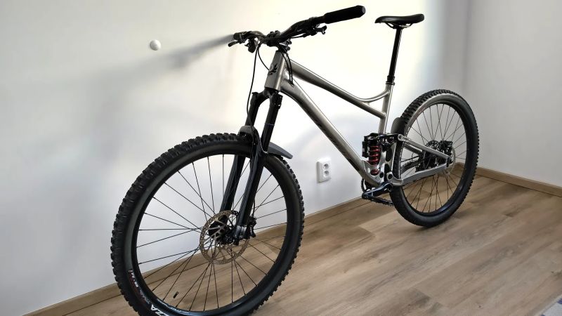 Rám Banshee Bikes Prime V3 XL, pružina i vzduchový tlumič., málo jetý