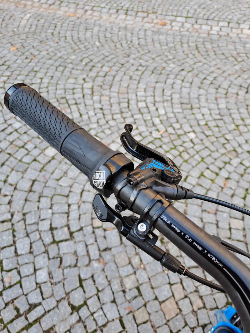 Zánovní custom Santa Cruz Blur C / Rock Shox Sid / Sram AXS / velikost XL / upgrade and tuning