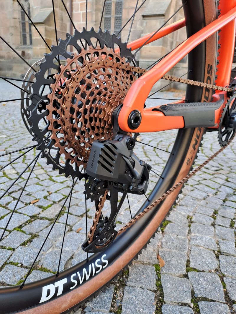 Zánovní custom Santa Cruz Blur C / Rock Shox Sid / Sram AXS / velikost XL / upgrade and tuning