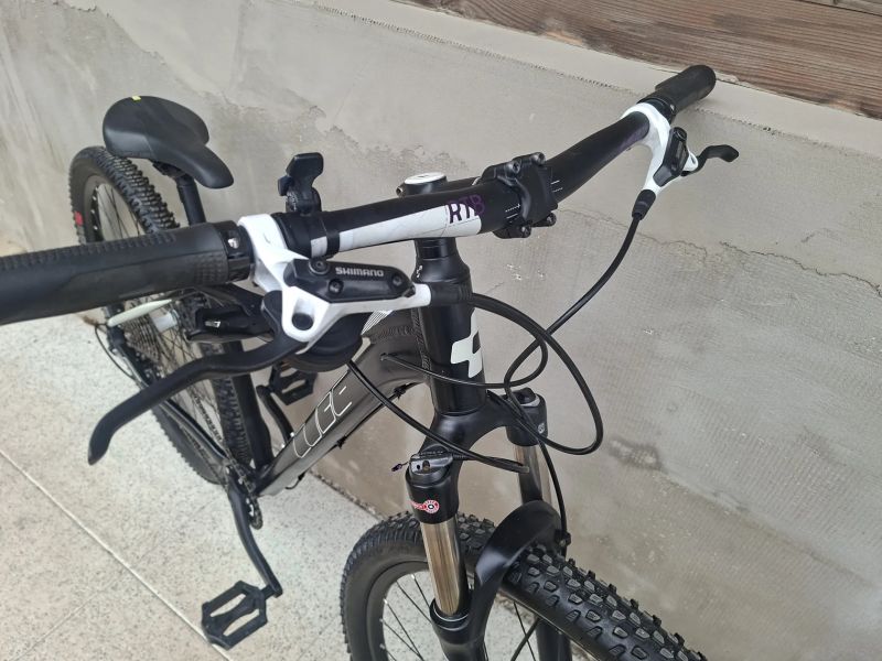 Cube Access Race, lehké, vzduch.vidlice 