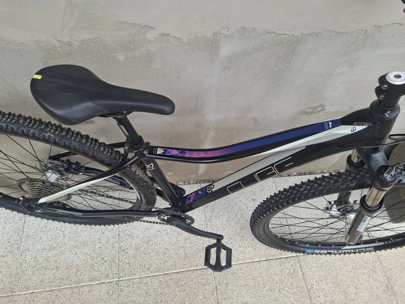 Cube Access Race, lehké, vzduch.vidlice 