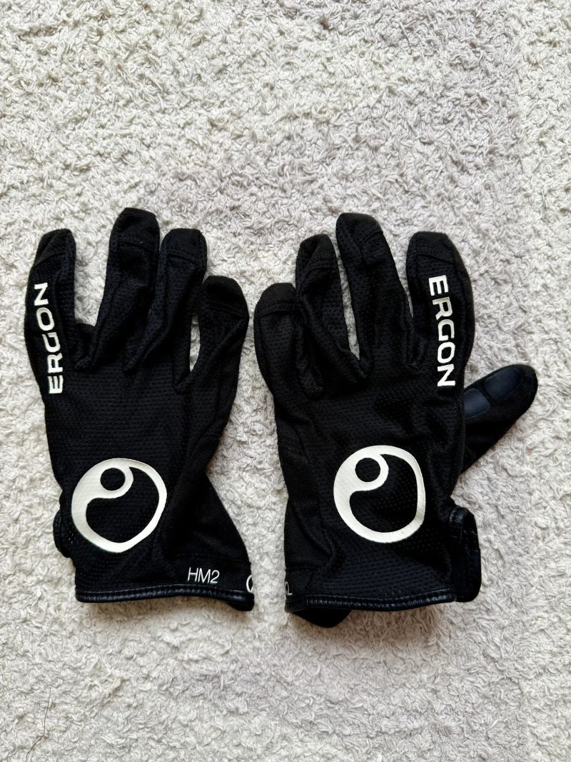 Cyklistické MTB rukavice Ergon HM2 - Černé