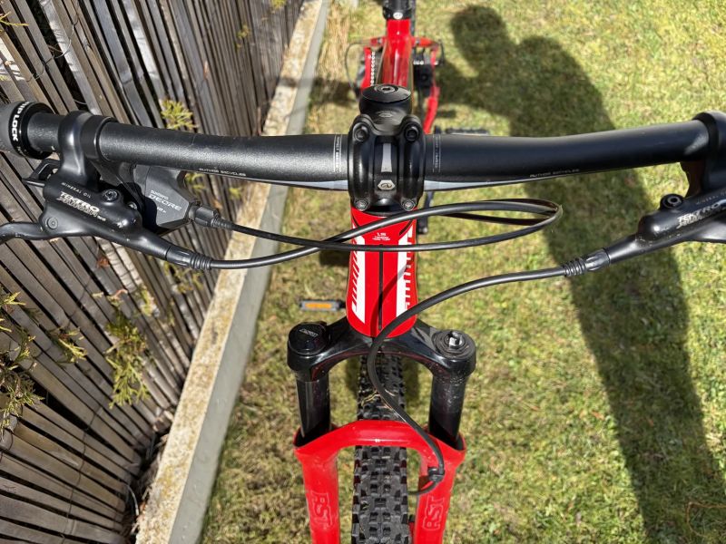 Author Sonic, rám 16”, hmotnost 12,2 kg