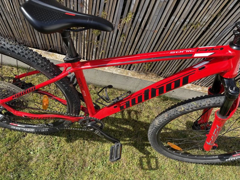 Author Sonic, rám 16”, hmotnost 12,2 kg