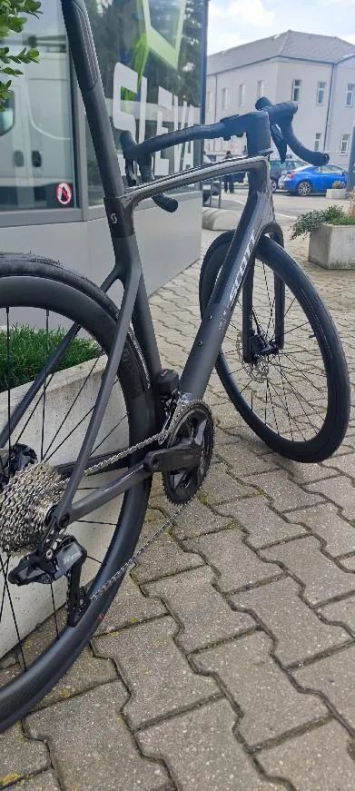Prodám ( nové se zárukou ) silniční kolo Scott ADDICT RC 30 (Carbon Black), vel. L 
