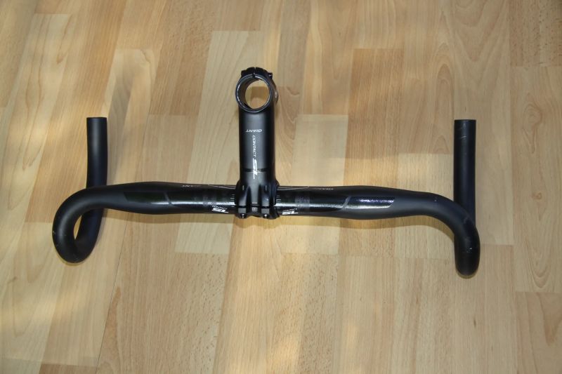 Giant Contact SL řidítka + představec